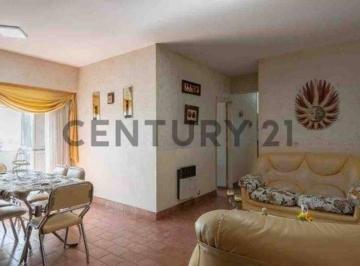 Departamento · 66m² · 4 Ambientes · 1 Cochera · Venta 4 Ambientes Luminoso Apto Credito, Caba
