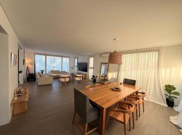 Casa · 208m² · 4 Ambientes · 2 Cocheras · Casa en Venta en Vila Marina II, Villanueva, Tigre