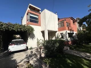 Casa · 250m² · 7 Ambientes · 1 Cochera
