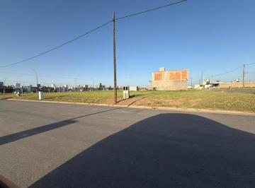 Terreno · 351m² · Lote Esquina de 350 m² en Venta en Pampas de Manantiales Apto Duplex