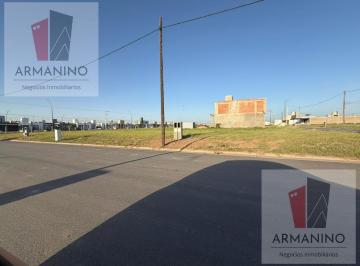 Terreno · 351m² · Lote Esquina de 350 m² en Venta en Pampas de Manantiales Apto Duplex