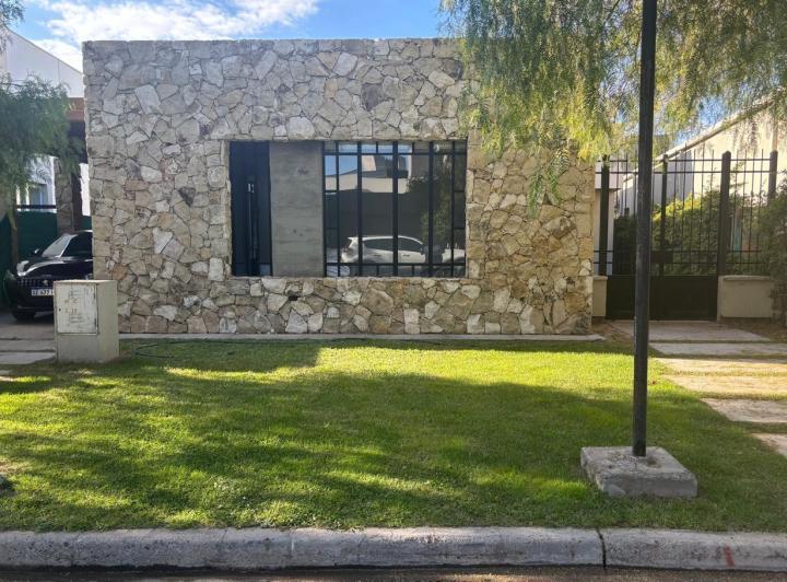 Casa en venta en Pinares de Furlotti · 6 ambientes