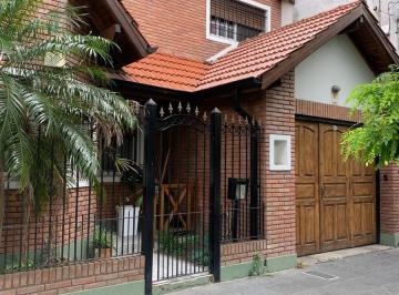 Casa · 300m² · 3 Ambientes · 1 Cochera · Casa Velez Sarfield Al 2500, Lanus Oeste