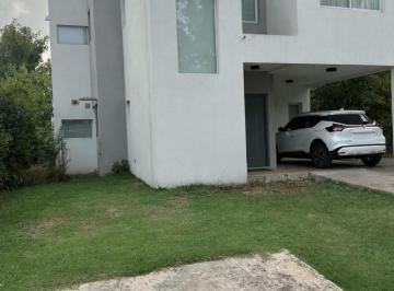 Casa · 175m² · 4 Ambientes · 1 Cochera · Casa - La Angélica
