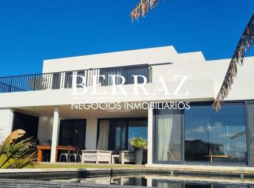 Casa · 280m² · 5 Ambientes · 5 Cocheras · Casa Venta 4 Dorm. Barrio Marinas Lote de 998 m² Puertos, Escobar