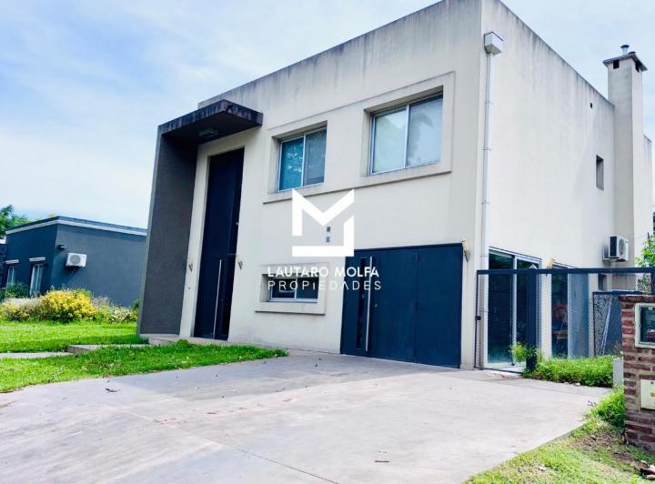 Casa · 600m² · 4 Ambientes · 2 Cocheras