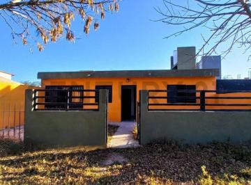 Casa · Venta Casa 2 Dorm. Bialet Masse Cochera Para 2 Autos Parque Ideal Pileta o Quincho Asador