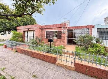 Casa · 119m² · 3 Dormitorios · 3 Cocheras · En Venta - Casa 3 Dorm. - Quebrada de Las Rosas