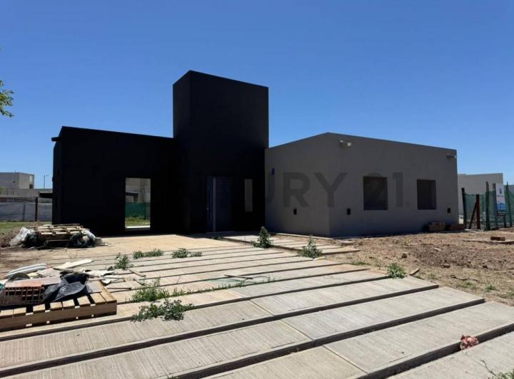 Casa · 194m² · 3 Dormitorios · 1 Cochera