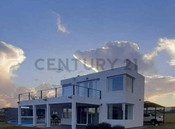 Casa · 250m² · 3 Dormitorios · Venta Casa Puerto Delaguila