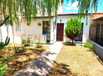 Casa · Oportunidad 2 Dorm. Frente a Espacio Verde