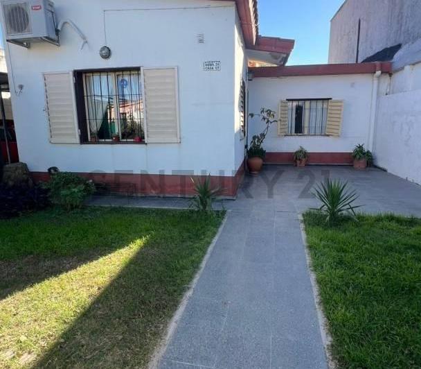Casa · 133m² · 3 Dormitorios · 2 Cocheras
