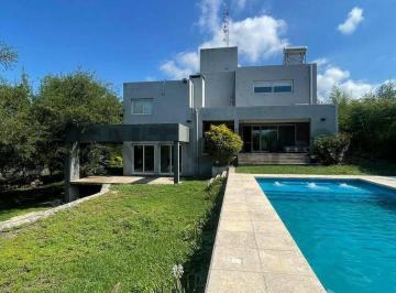 Casa · Venta Exclusiva Casa de Categoria 3 Dorm. con Pileta - El Talar, Mendiolaza, Cordoba