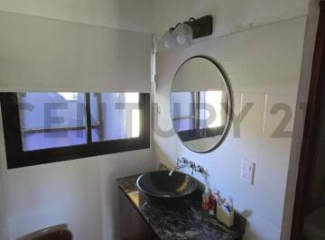Casa · 83m² · 3 Dormitorios · Hermosa Casa de 3 Dorm. en Villa Rumipal con Pileta