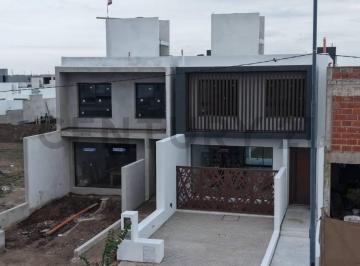 Casa · 160m² · 5 Ambientes · Venta Duplex 3 Dorm. Nobu Town