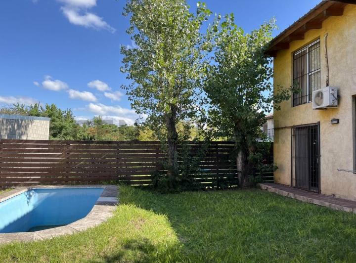 Casa · 115m² · 5 Ambientes · 3 Cocheras