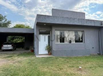 Casa · 232m² · 5 Ambientes · 2 Cocheras · Villa Catalina Casa 3 Dorm.
