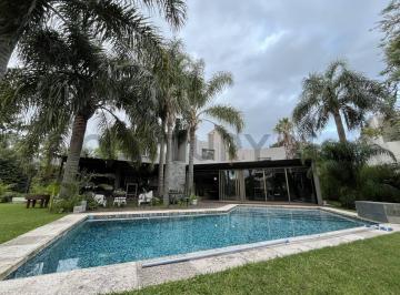 Casa · 300m² · 6 Ambientes · Venta Casa 4 Dorm. - San Isidro, Villa Allende