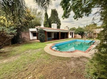 Casa de 9 ambientes, Córdoba · Casa 4 Dorm. Venta y Alquiler I Comercial o Vivienda I Bº Granja de Funes