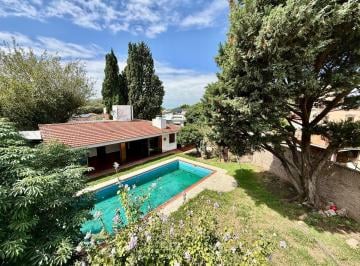 Casa de 9 ambientes, Córdoba · Casa 4 Dorm. Venta y Alquiler I Comercial o Vivienda I Bº Granja de Funes