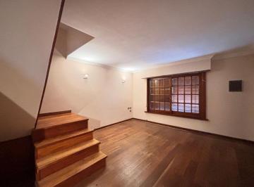 Casa · 238m² · 6 Ambientes · 2 Cocheras · Casa con 238 m² Totales, 3 Dorm. en Venta en La Plata