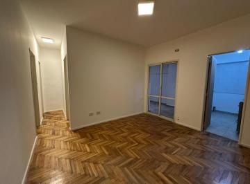 Departamento de 3 ambientes, Villa Urquiza · 54 m - 2 Dorm. - 2 Patios Cubiertos - Apto Profesional - Excelente Ubicación