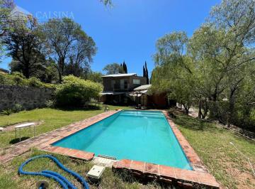 Casa · 275m² · 3 Dormitorios · 2 Cocheras · Casa en Alquiler en Villa Allende, Lomas Oeste