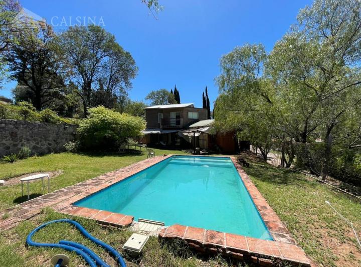 Casa · 275m² · 3 Dormitorios · 2 Cocheras