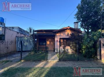 Casa · 110m² · 4 Ambientes · 3 Cocheras · Casa 4 Ambientes a Reciclar en Ituzaingó Norte en Venta