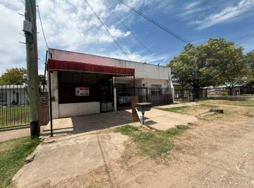 Oficina comercial · 160m² · 4 Ambientes · 1 Cochera · Casa con Local Financia