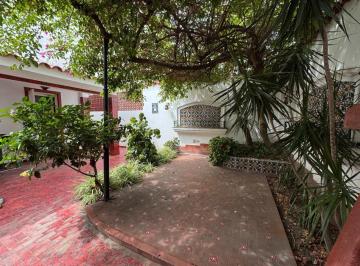 rs:q0c0dszcaune3h1buqr8h8rk · Venta Casa con Patio y Parrilla en Villa Dominico