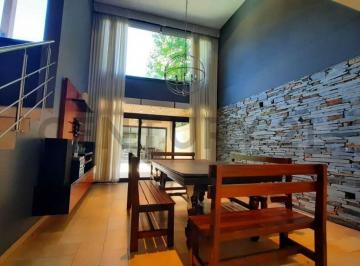 Casa · 400m² · 4 Dormitorios · 2 Cocheras · Casa a La Venta en Villa Elisa