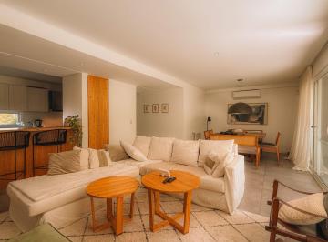 Casa · 139m² · 5 Ambientes · 2 Cocheras · Venta Casa Moderna, Casi a Estrenar, en Beccar