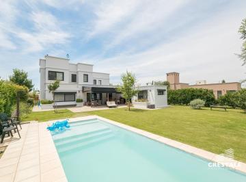 Casa · 213m² · 6 Ambientes · 2 Cocheras · Venta / Casa 4 Dorm. San Sebastián Funes