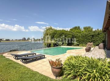 Casa · 740m² · 10 Ambientes · 3 Cocheras · Casa en Venta en La Isla, Nordelta, Tigre