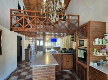 Casa · 170m² · 4 Ambientes · Casa en Venta - 3 Dorm. 3 Baños - Almirante Brown
