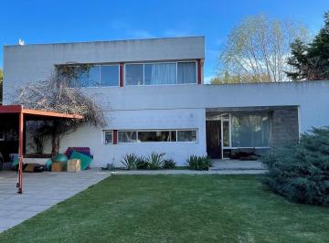 Casa · 250m² · 5 Ambientes · Casa en Alq. Temporario en Santa Maria de Tigre, Rincón de Milberg, Tigre