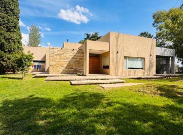 Quinta vacacional de 6 ambientes, Junín · Casa Quinta | Abrazo de Oso