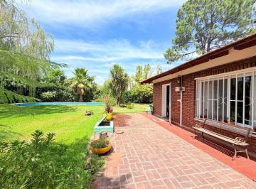 Casa · 160m² · 3 Ambientes · 4 Cocheras · Casa en Venta 3 Amb. Los Rosales Canning