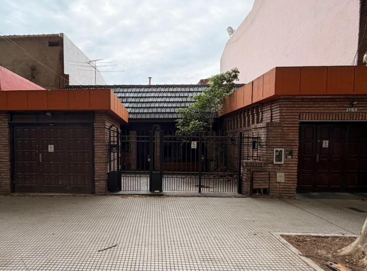Casa · 280m² · 7 Ambientes · 2 Cocheras