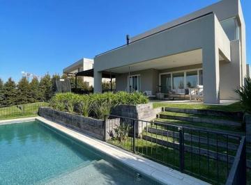 Casa · 324m² · 4 Ambientes · Casa en Venta en Virazón a La Laguna, Nordelta, Tigre