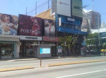 Local comercial · 150m² · Av Cabildo y Juramento, Exelente Local, Alto Tránsito Peatonal!