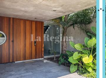 Casa · 390m² · 7 Ambientes · 2 Cocheras · Casa en Venta en El Golf, Nordelta, Tigre