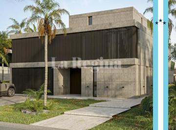 Casa · 600m² · 7 Ambientes · 2 Cocheras · Casa en Venta en El Golf, Nordelta, Tigre