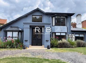 Casa Venta de 6 ambientes · Luminosa Propiedad en Muy Buena Ubicación