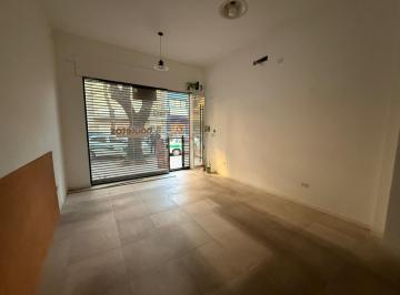 Local comercial · 75m² · Imponente Local Comercial con Frente Vidriado y Entrepiso | Calle 59 Al 800
