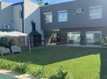 Casa · 80m² · 4 Ambientes · 2 Cocheras · Venta. 506 y 30 Duplex 3 Dorm. y Pileta