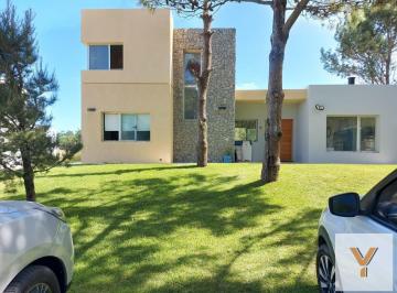 Casa · 240m² · 5 Ambientes · 1 Cochera · Casa en Venta - 4 Dorm. 3 Baños - Cochera - 1.000 m² - Golf II, Costa Esmeralda, Pinamar