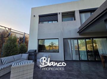 Casa · 199m² · 5 Ambientes · 1 Cochera · Casa en Venta en San Gabriel, Villanueva, Tigre