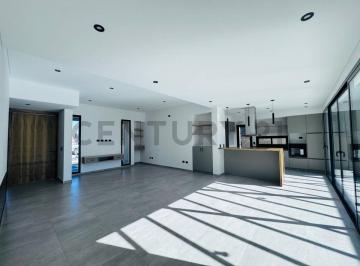 Casa · 204m² · 4 Ambientes · 1 Cochera · Casa en Venta en Estancia Bulnes